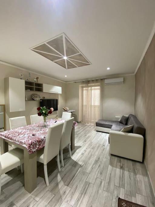 Bianca House Apartment คาตาเนีย ภายนอก รูปภาพ