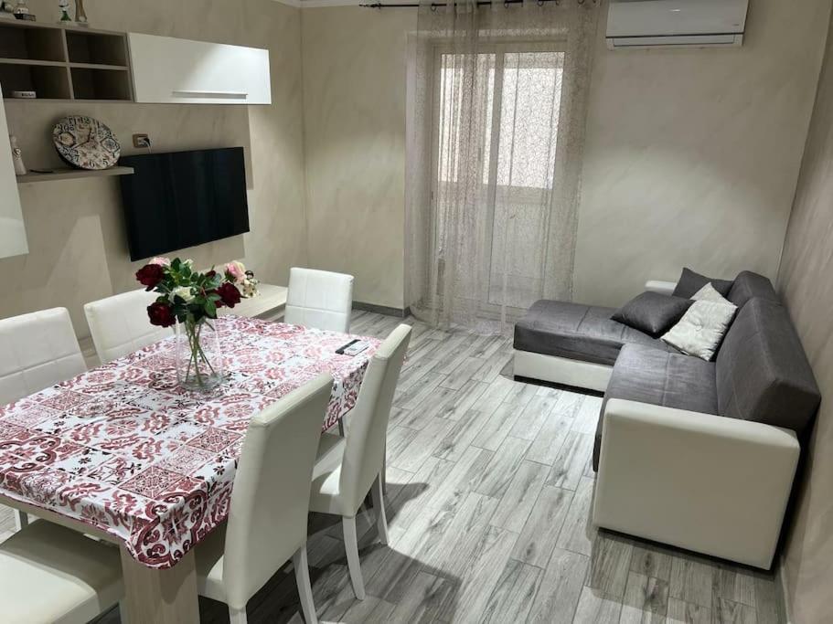 Bianca House Apartment คาตาเนีย ภายนอก รูปภาพ